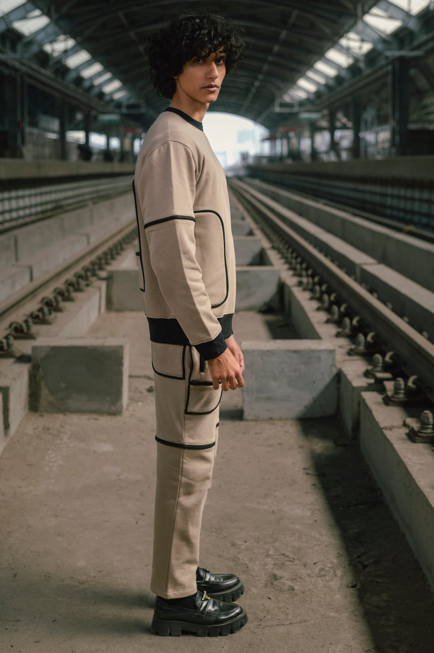 OUTLINER MODULAR SWEATSHIRT