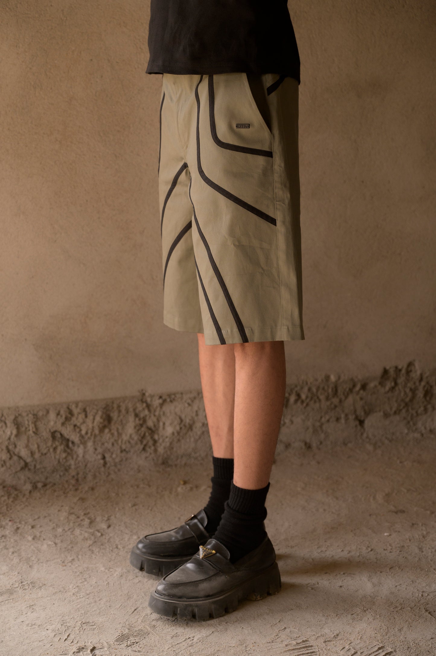 SEAMFLOW SHORTS - DUSTY OLIVE