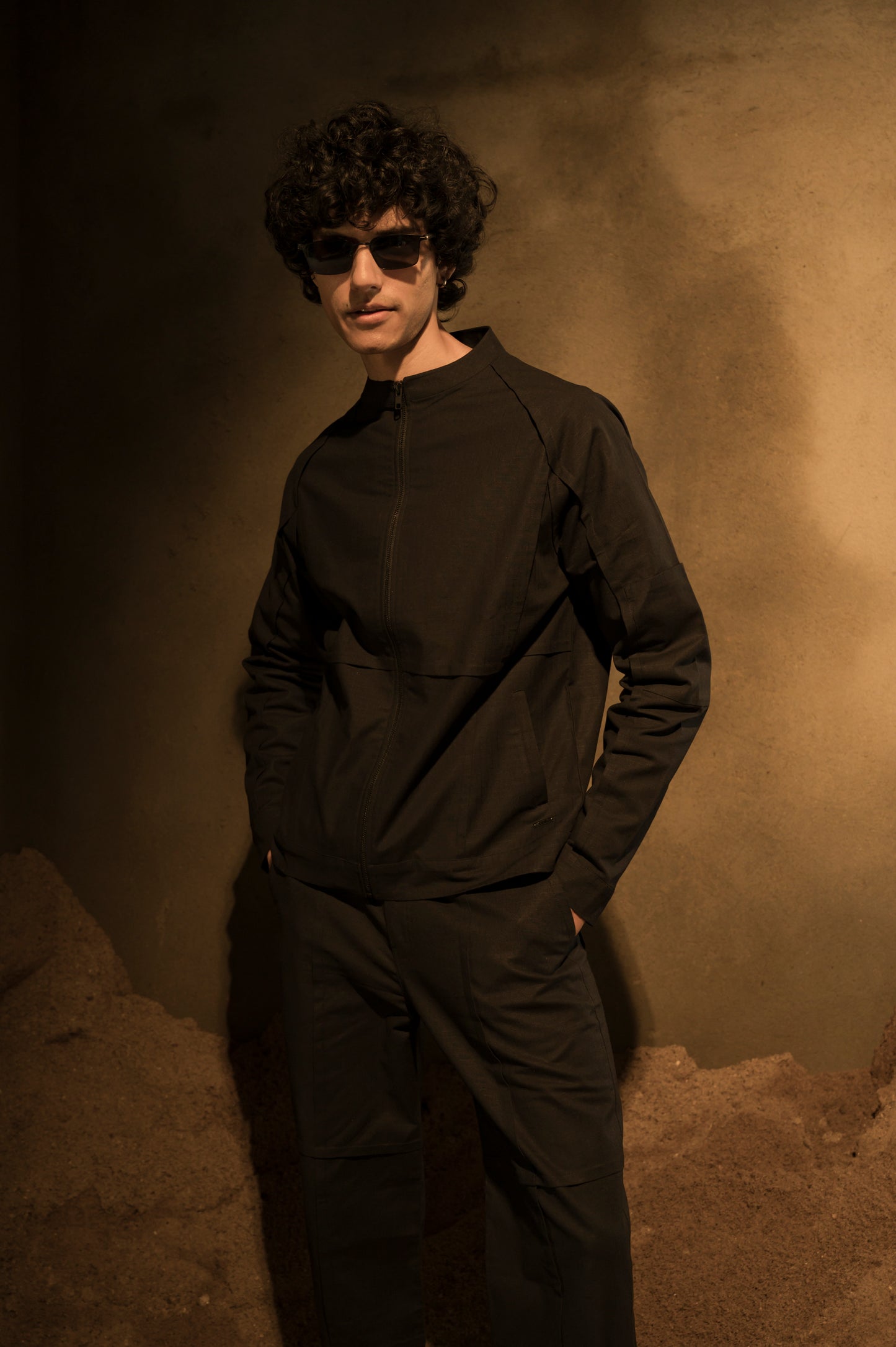 PIVOT RAGLAN JACKET - BLACK