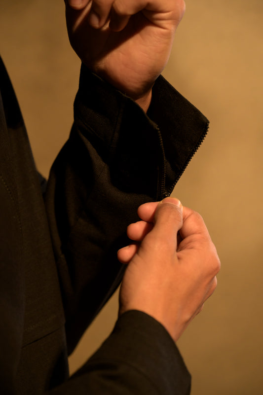 PIVOT RAGLAN JACKET - BLACK