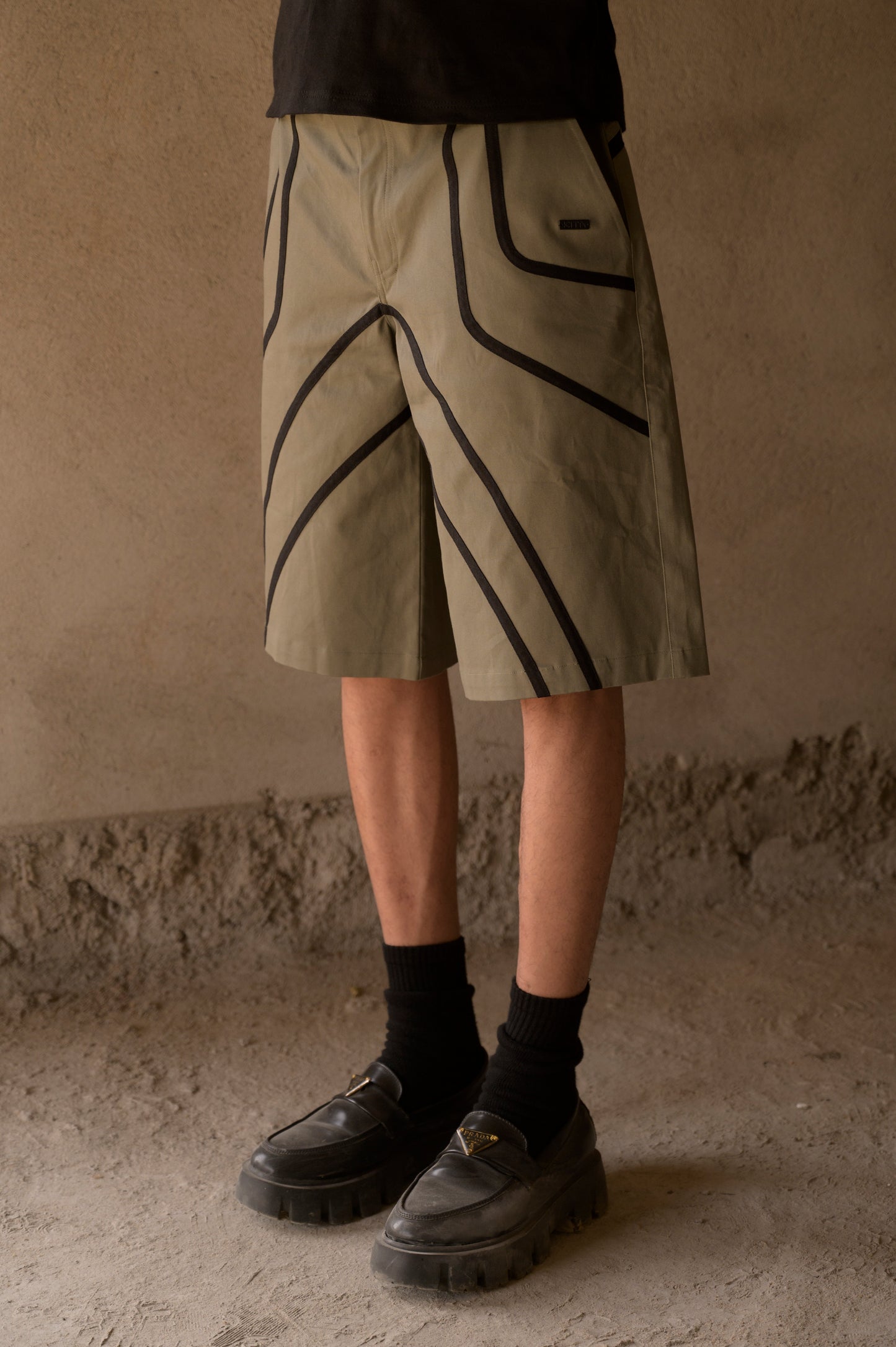 SEAMFLOW SHORTS - DUSTY OLIVE